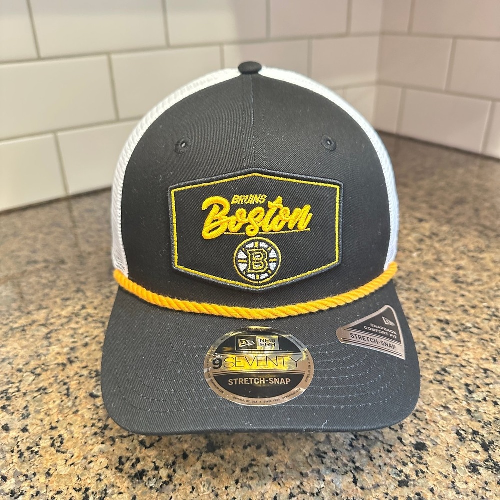Boston Bruins New Era 9SEVENTY Trucker Hat Mens OSFM Black Cotton Blend